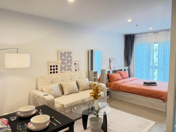 bedroom and living room of Regent Home Bangna (รีเจ้นท์โฮม บางนา)