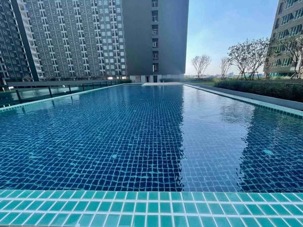 pool of Regent Home Bangna (รีเจ้นท์โฮม บางนา)