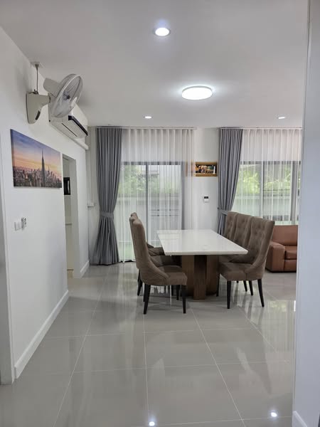 room interior of บ้านลุมพินี สวนหลวง ร.๙