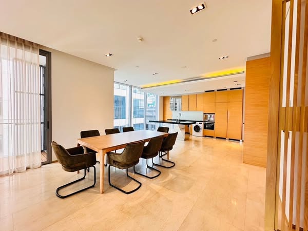 room interior of Saladaeng Residences