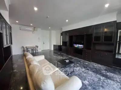 living room of Shine Thonglor