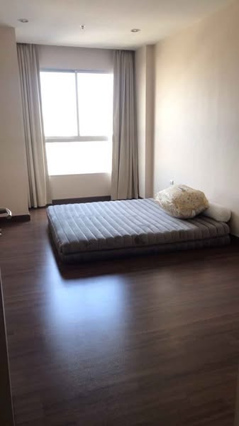 bedroom of Supalai Lite Sathorn-Charoenrat Condo