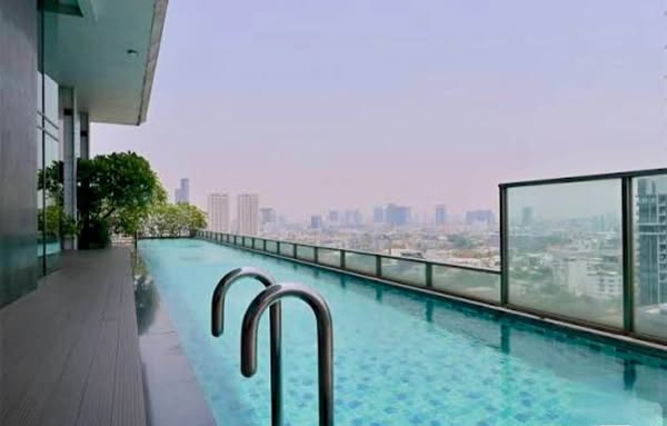 pool of The Alcove Thonglor 10