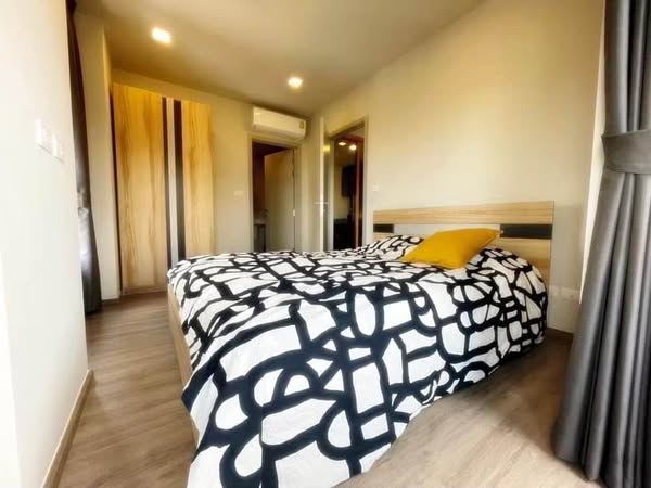 bedroom of THE BASE Sukhumvit 50