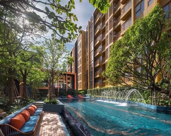 pool of THE BASE Sukhumvit 50