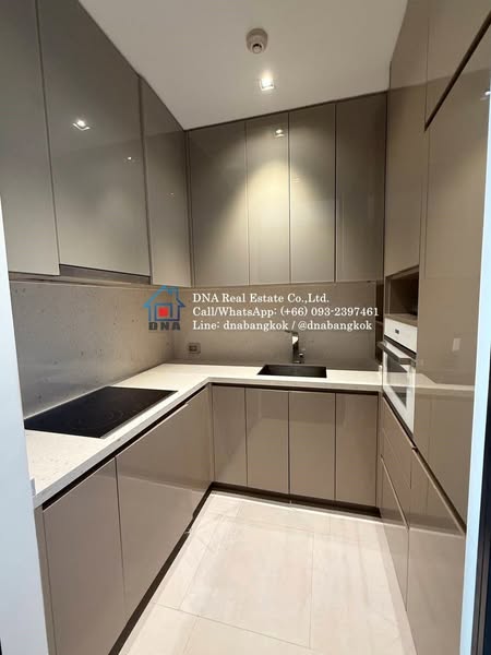 bathroom and kitchen of The Diplomat 39