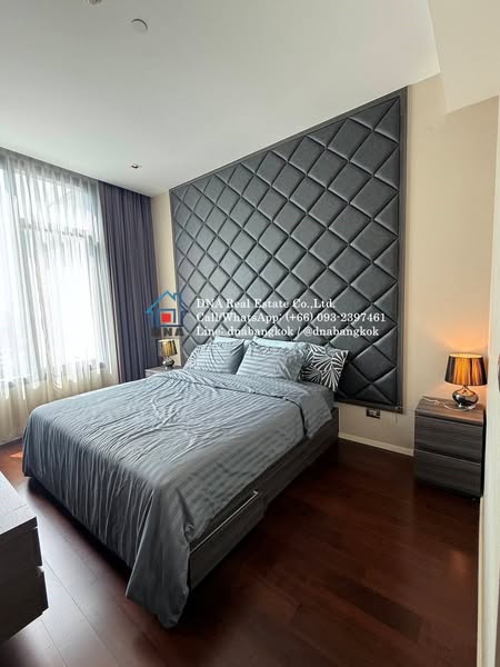 bedroom of The Diplomat 39