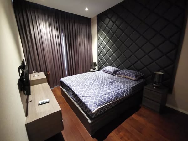 bedroom of The Diplomat 39