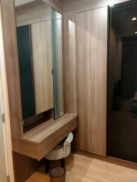 room interior and bathroom of THE LINE Phahon-Pradipat