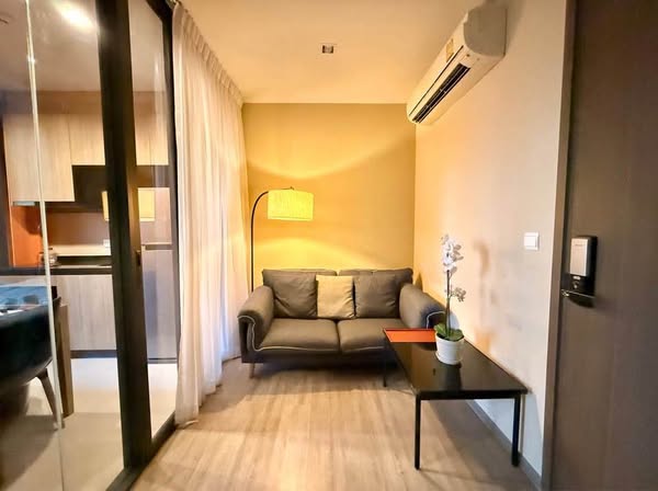 bedroom of THE LINE Wongsawang