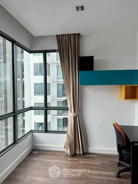 living room and room interior of The Room Sukhumvit 62