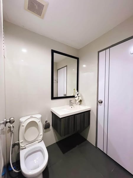 bathroom of The Unique Lat Phrao 26
