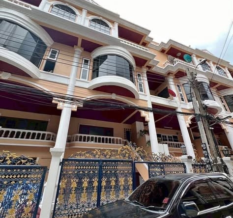 Thong Lo Classic Home