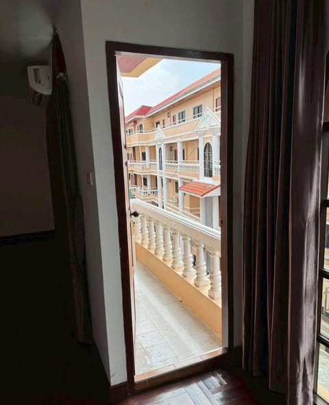 Thong Lo Classic Home