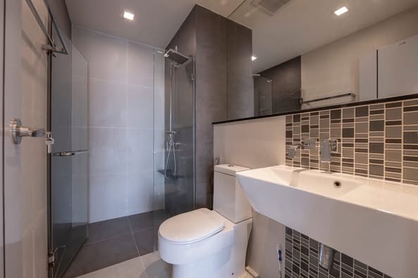 bathroom of Urbano Absolute Sathon-Taksin