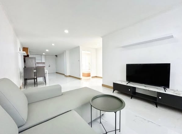 living room of Waterford Park Rama 4