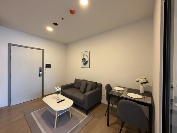 living room and room interior of Chewathai Pinklao | ชีวาทัย ปิ่นเกล้า