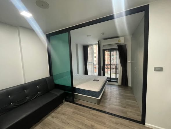 bedroom and room interior of Modiz Station Phahonyothin 59 โมดิช สเตชั่น พหลโยธิน 59