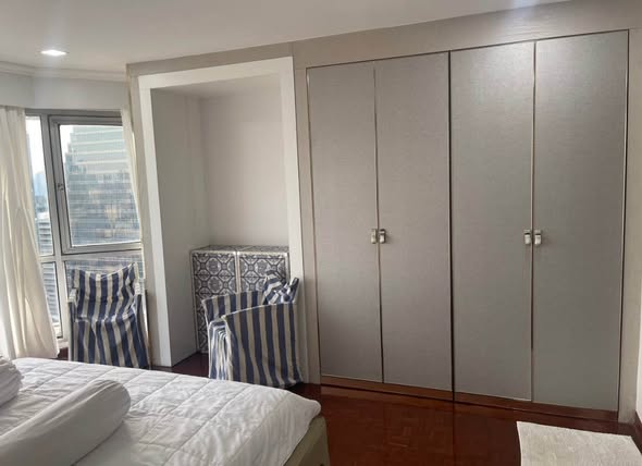 bedroom and room interior of Sukhumvit Suite