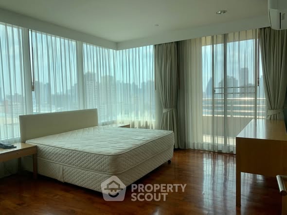 bedroom and room interior of 39 Residence by JPN Property