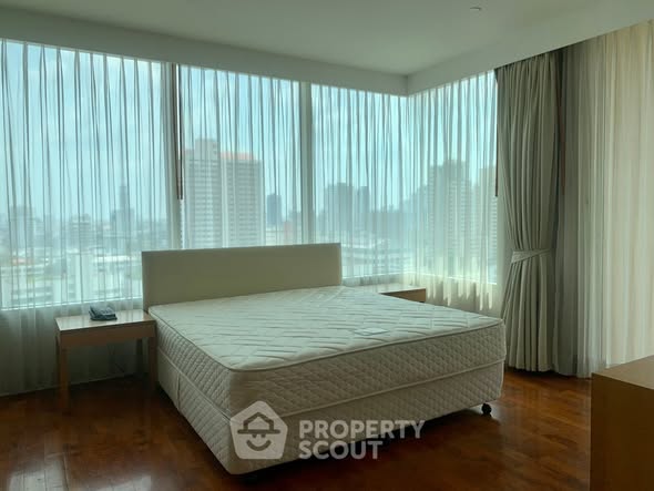 bedroom and room interior of 39 Residence by JPN Property