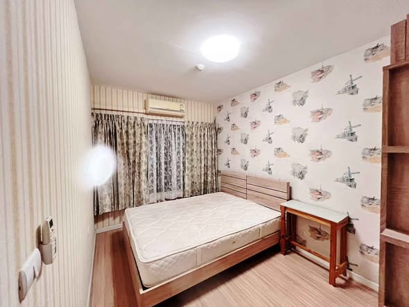 bedroom of 624 Condolette