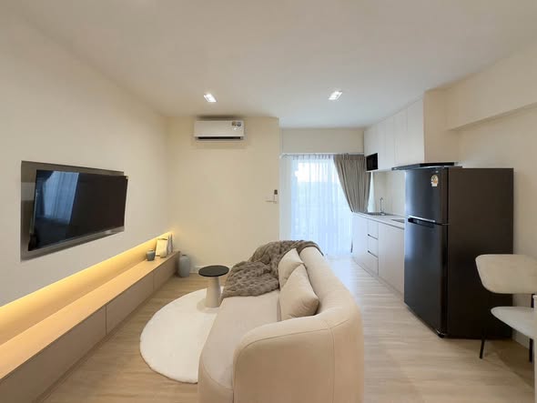 living room and bedroom of Angket Pavilion