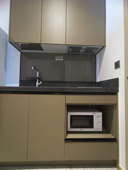 bathroom and kitchen of ASHTON Asoke – Rama 9