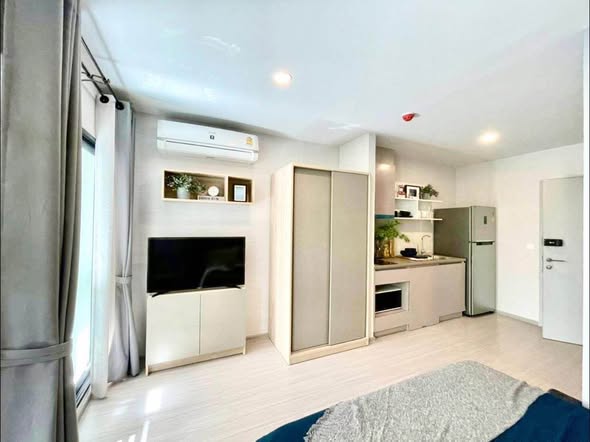 living room and room interior of Aspire Asoke-Ratchada