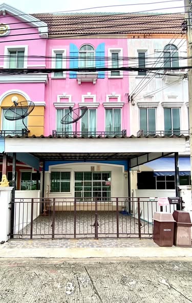 Ban Klang Muang Luzern Sukhumwit