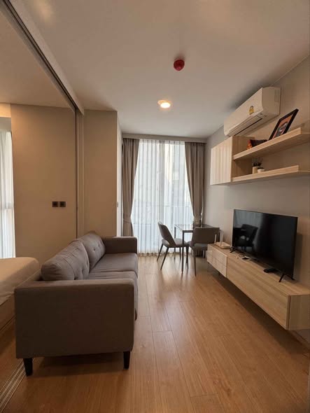 bedroom and living room of Chewathai Residence Thong Lo