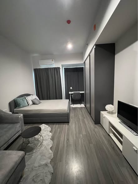 bedroom and living room of IDEO Chula-Sam Yan