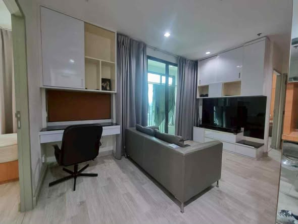 living room and bedroom of Ideo Mobi Rama 9