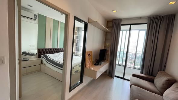 bedroom and room interior of Ideo Mobi Sathorn