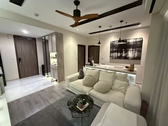 living room and room interior of Ideo Mobi Sukhumvit 66