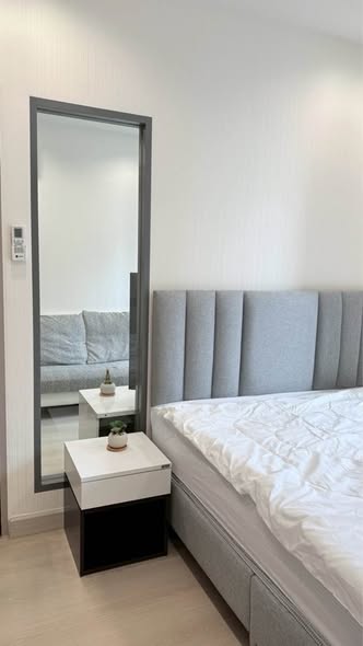 bedroom and room interior of Ideo Mobi Sukhumvit 81