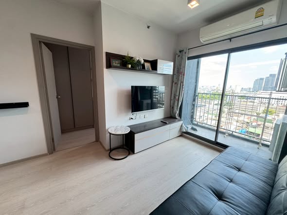 bedroom and living room of Ideo Sukhumvit 93