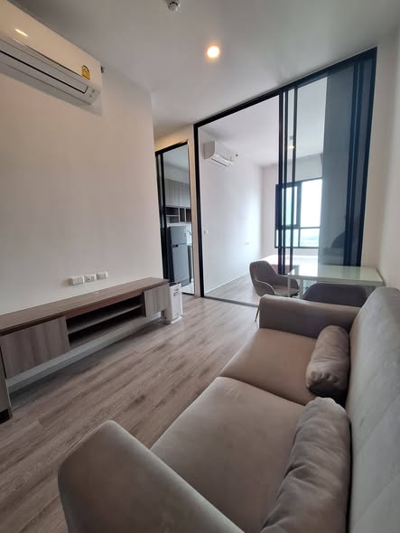 living room and bedroom of KnightsBridge Prime Ratchayothin