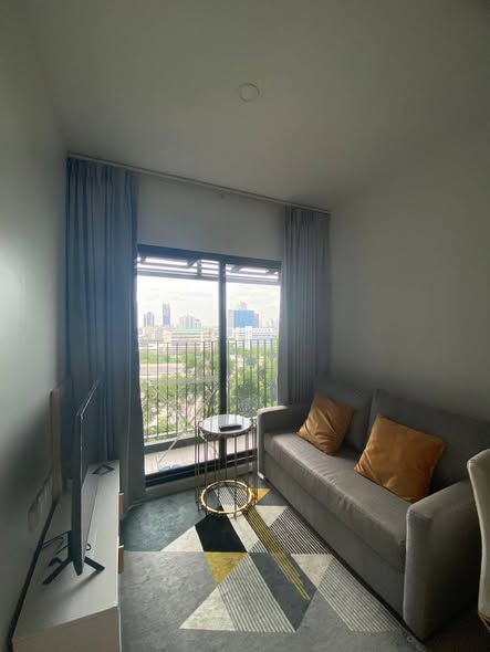 living room and bedroom of KnightsBridge Prime Sathon