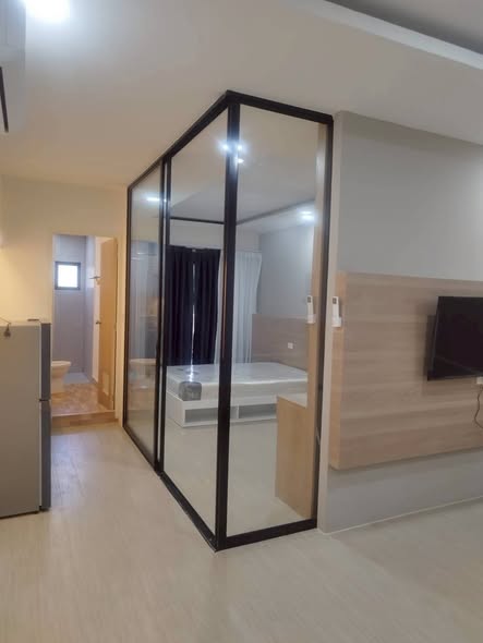 bedroom and room interior of Level Bangna