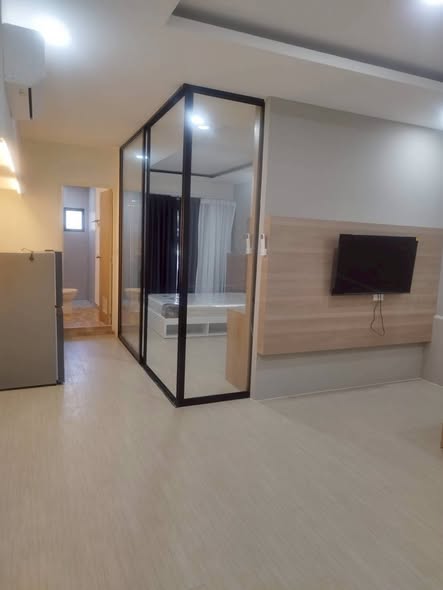 bedroom and room interior of Level Bangna