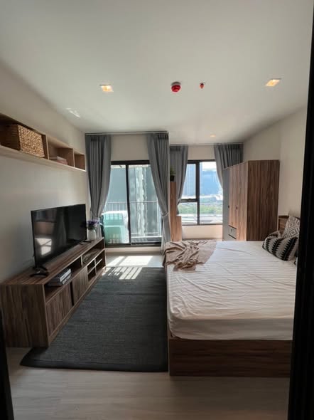 bedroom and room interior of Life Asoke – Rama 9