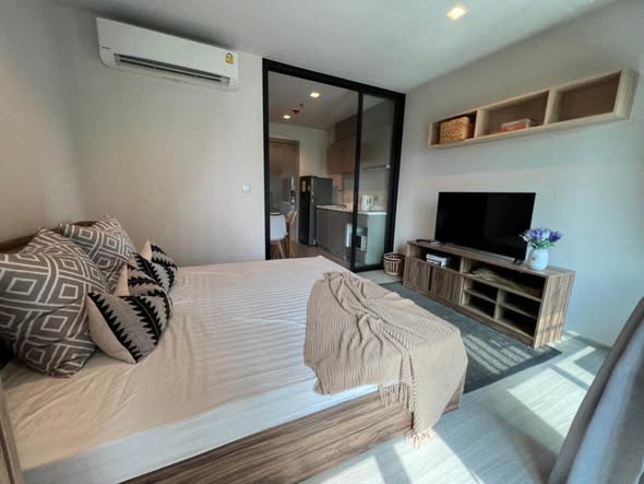 bedroom and room interior of Life Asoke – Rama 9