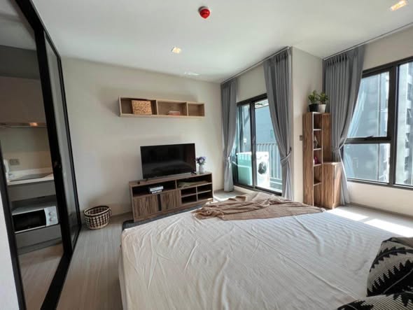 bedroom and room interior of Life Asoke – Rama 9