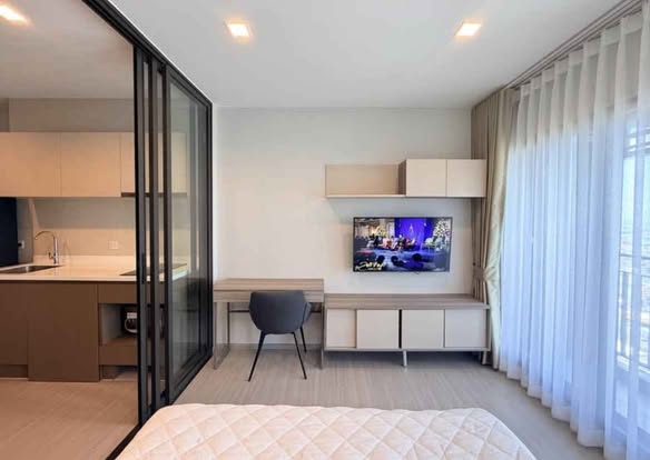 bedroom and room interior of Life Sathorn Sierra ไลฟ์ สาทร เซียร์รา