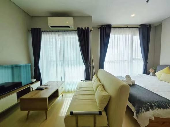 bedroom of Lumpini Suite Phetchaburi – Makkasan