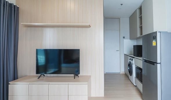 living room and room interior of Lumpini Suite Phetchaburi – Makkasan