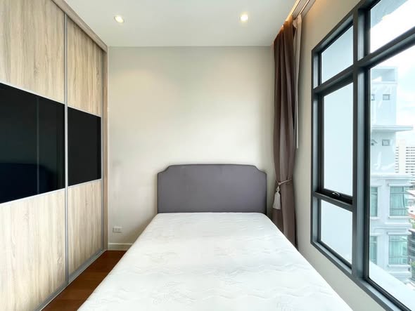 bedroom of Mayfair Place Sukhumvit 50
