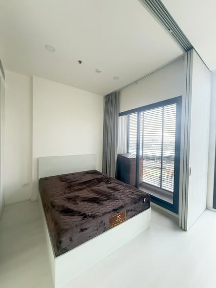 bedroom and room interior of แมสซารีน รัชโยธิน | Mazarine Ratchayothin by Grand Unity