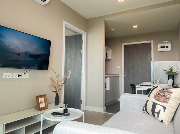 Metro Luxe Riverfront Rattanathibet